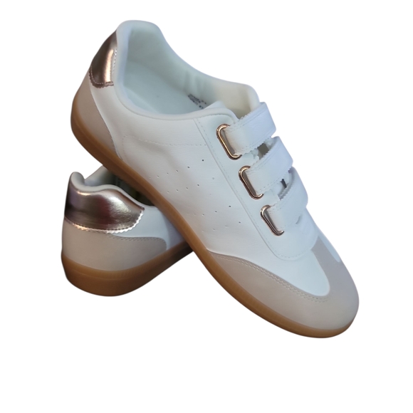 DV by Dolce Vita White and Tan Sneakers - Picture 6 of 6